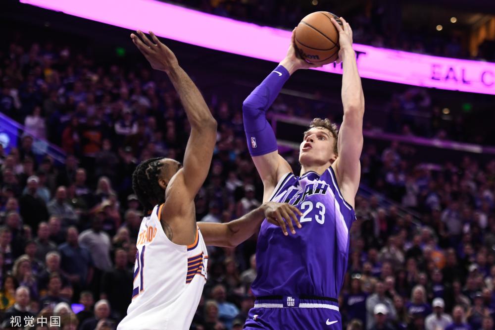 他不仅献上 他不仅献上