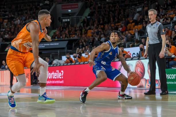 质让他在关 质让他在关